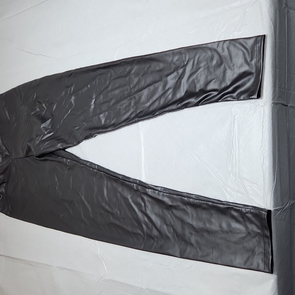 SWS The Essential Luxe Legging - Picture 1 of 9